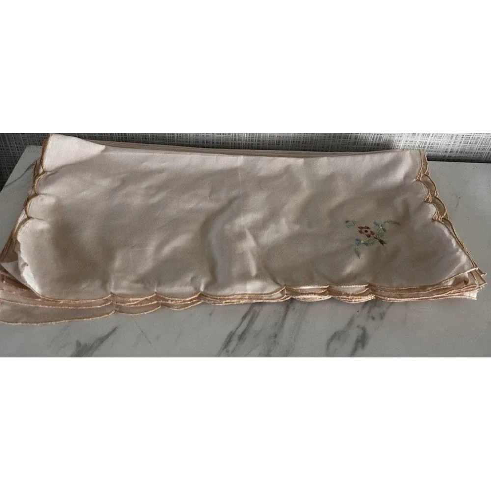 11 Embroidered Napkins Cream Cotton 16